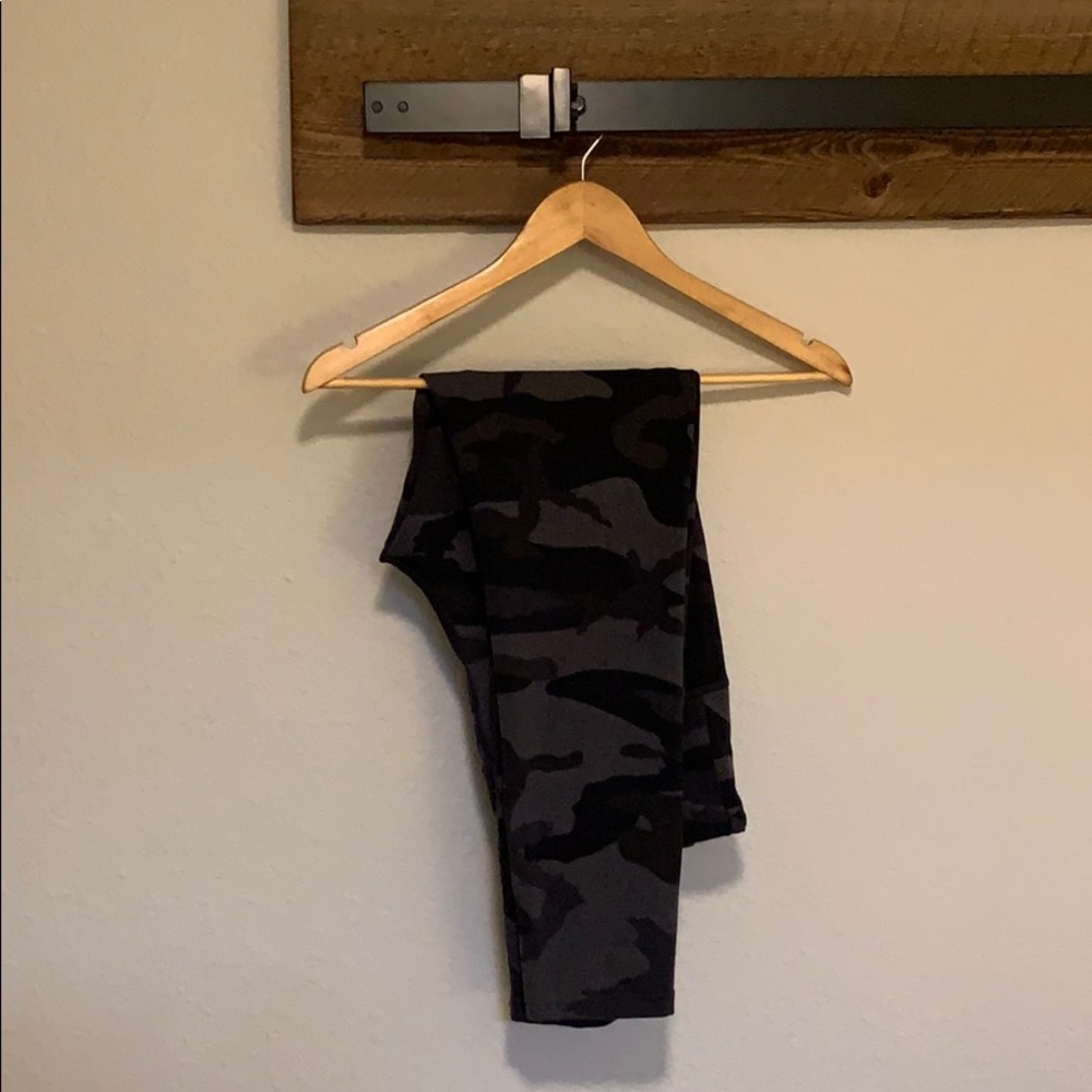 Black Camo Leggings